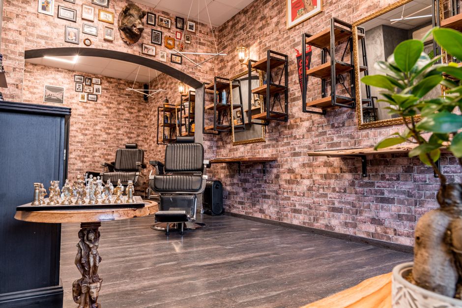 Smith John — salon interior